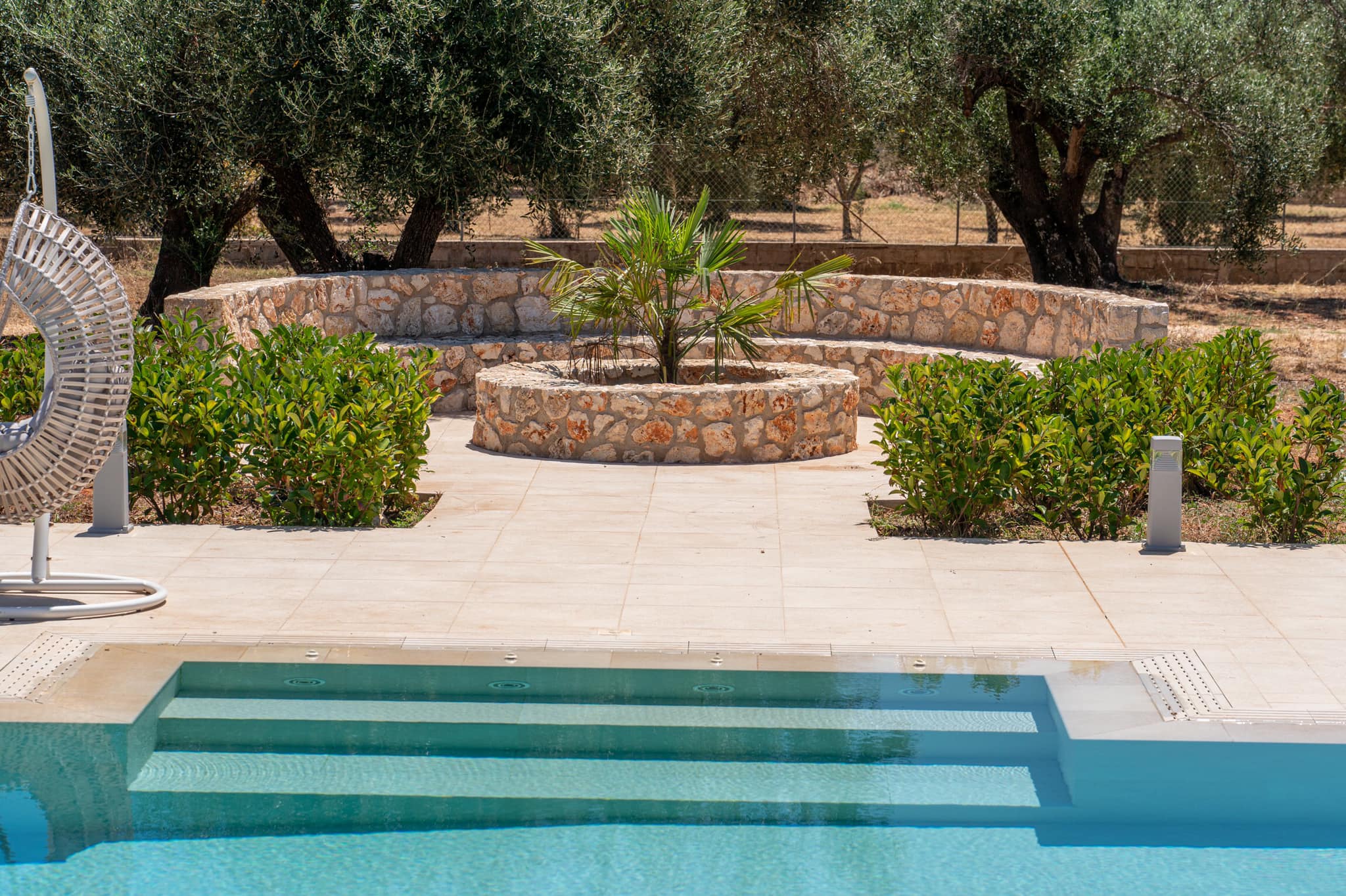 Olea Villas - Exterior y piscina Stromboli Cream 60x60 + Creta + Peld120 + RJ67 (10)