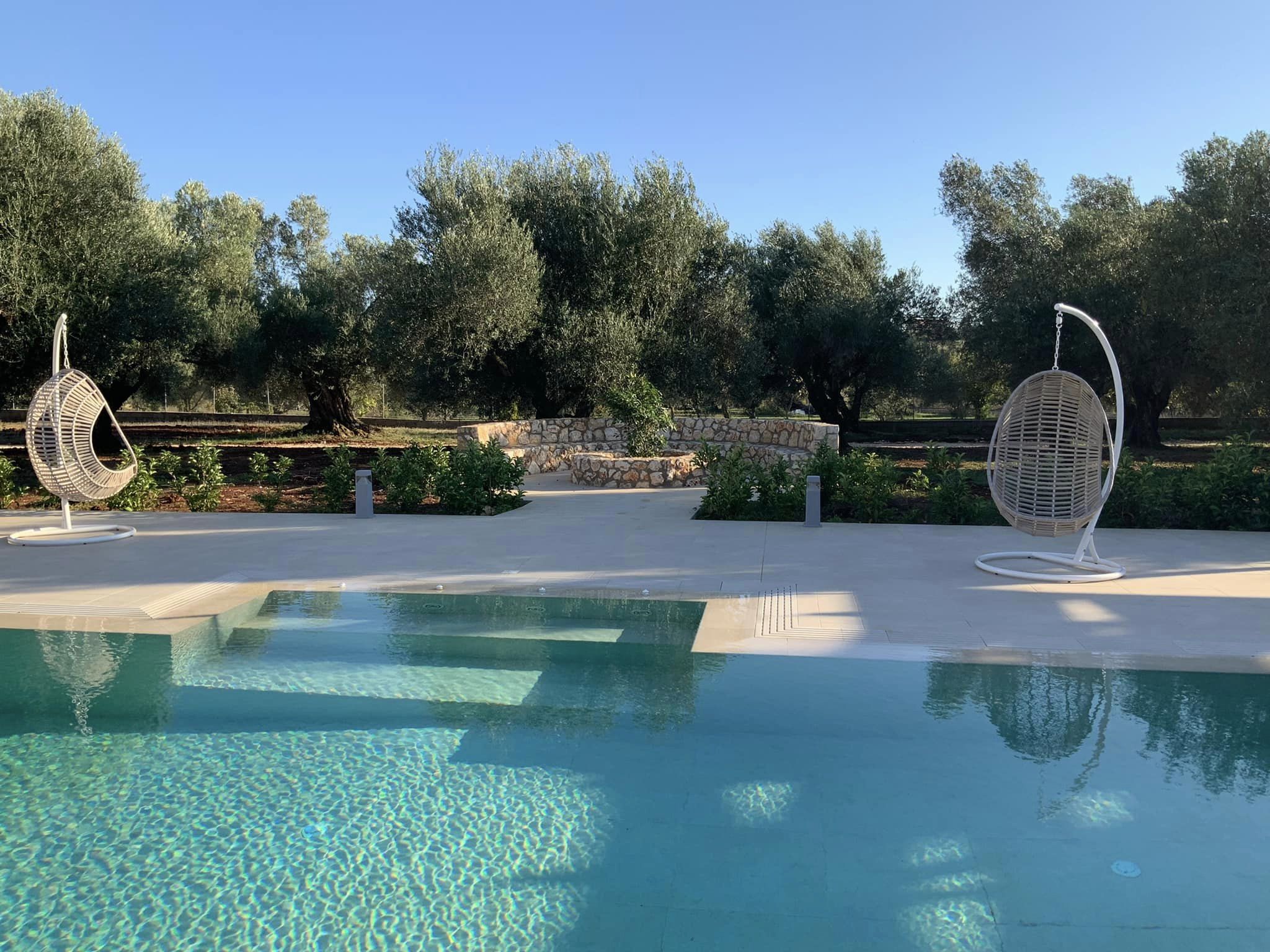 Olea Villas - Exterior y piscina Stromboli Cream 60x60 + Creta + Peld120 + RJ67 (4)