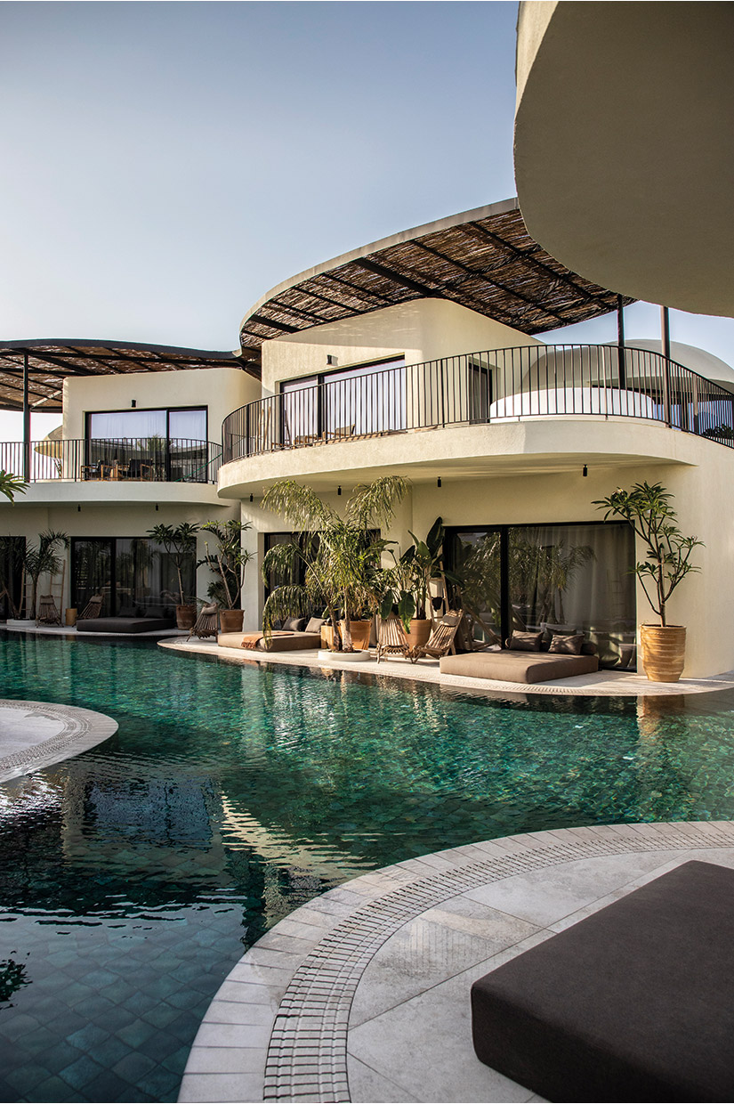 Hotel moderno con piscina integrada grecia