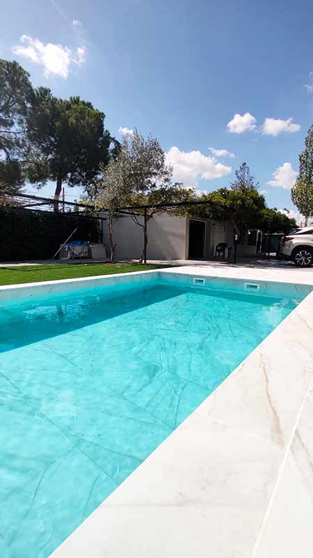 Piscina y terraza Calacatta Fresh - Gres Factory (12)