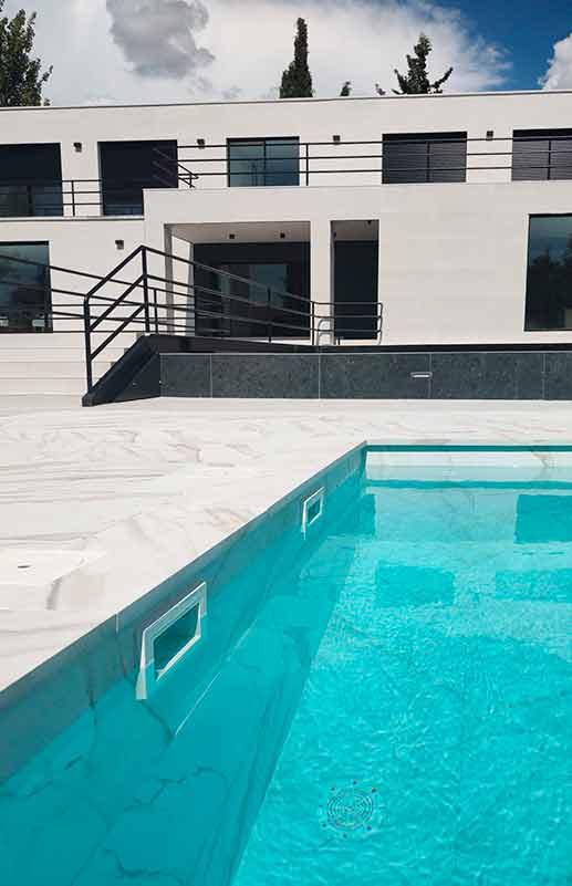 Piscina y terraza Calacatta Fresh - Gres Factory (14)