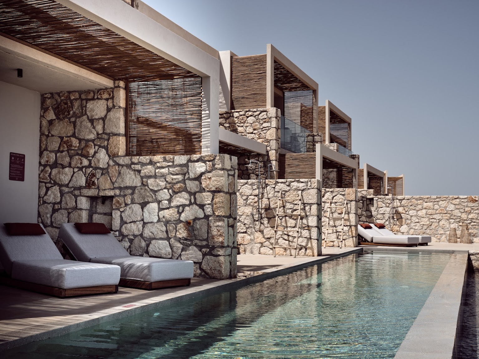 piscina infinita en villas