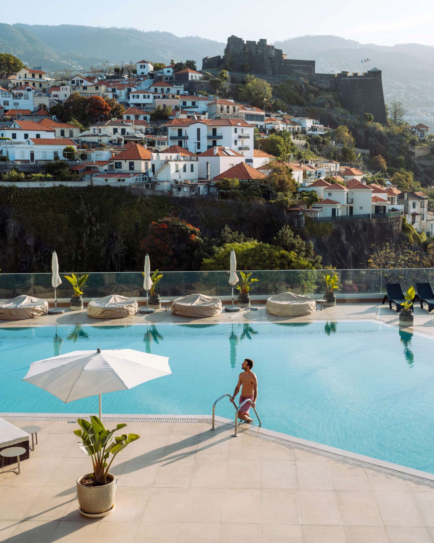piscina despordante con vistas espectaculares en portugal